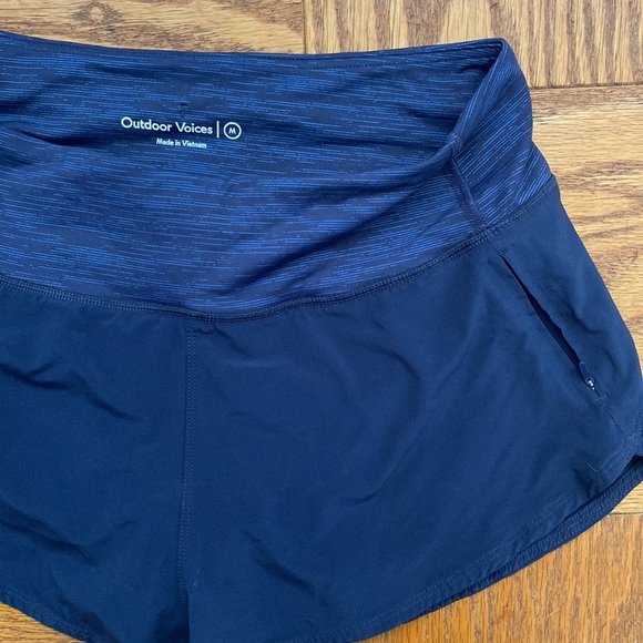 (2) Outdoor Voices Hudson 2.5” Shorts - Picture 5 of 5